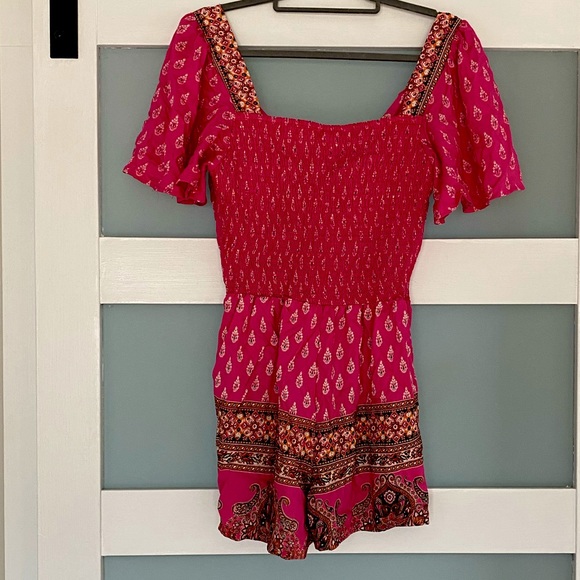 Francesca’s keyhole pink romper - Picture 3 of 4